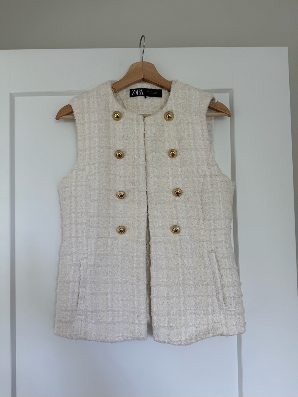 Zara Cream Tweed Gold Button Sleeveless Vest Blazer Jacket Size Medium